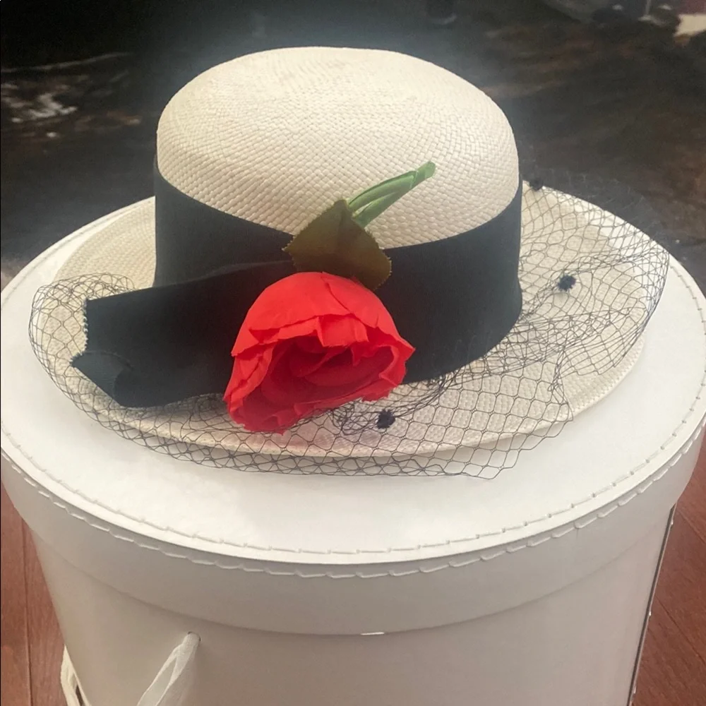 Betmar Black and White Wide-Brimmed Hat